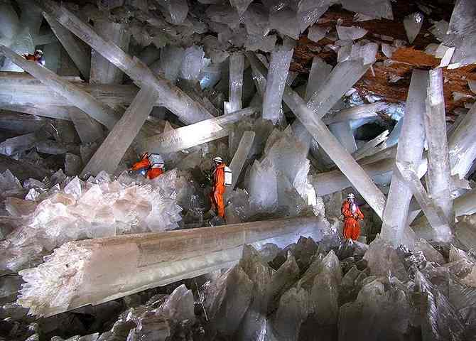 Giant crystal caves, Mexico
