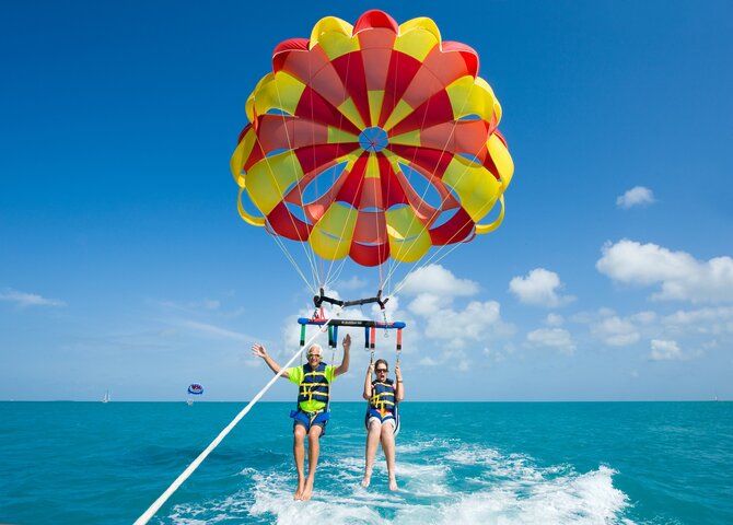 Parasailing   | Things to do in Maldives