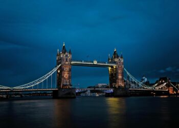 London Tourists Victims of Robbery or Theft